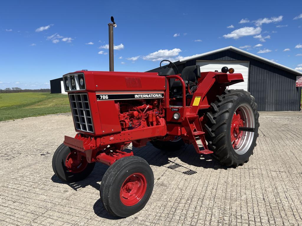 1981 IH 786 — photo 1