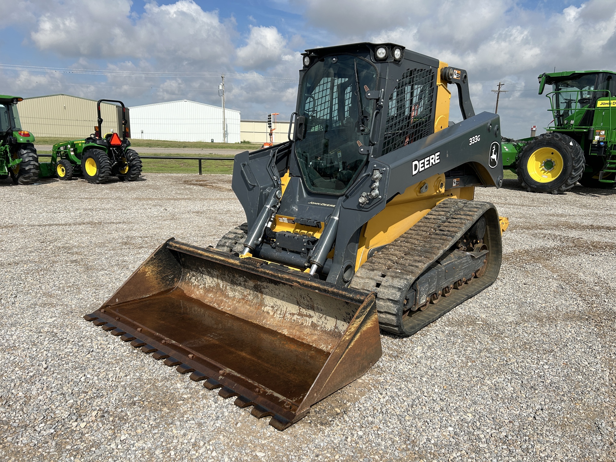 2023 John Deere  333G
