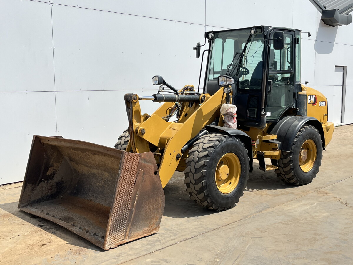 2020 Caterpillar 908M