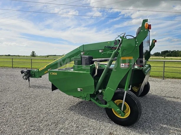 2021 John Deere C300 — photo 1