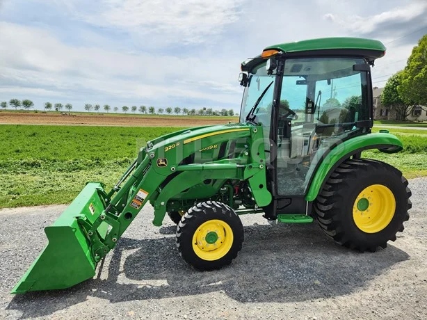 2024 John Deere 3039R — photo 1